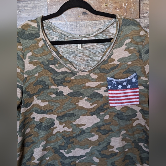 Cato Raw Edge Hem CamoTee W Patriotic Sleeve - Picture 7 of 16